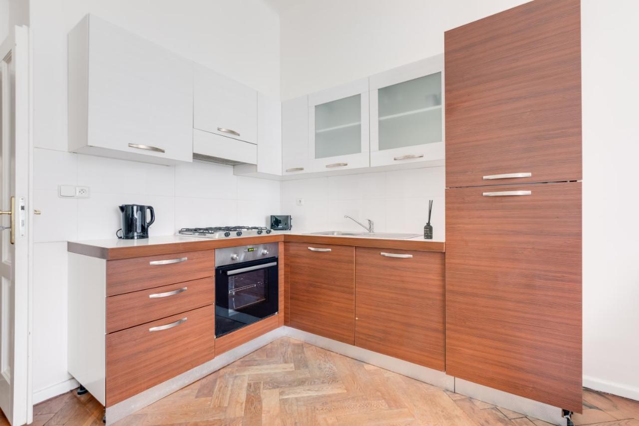 Luxury Riverside Apartments In The Center Of Praga Esterno foto