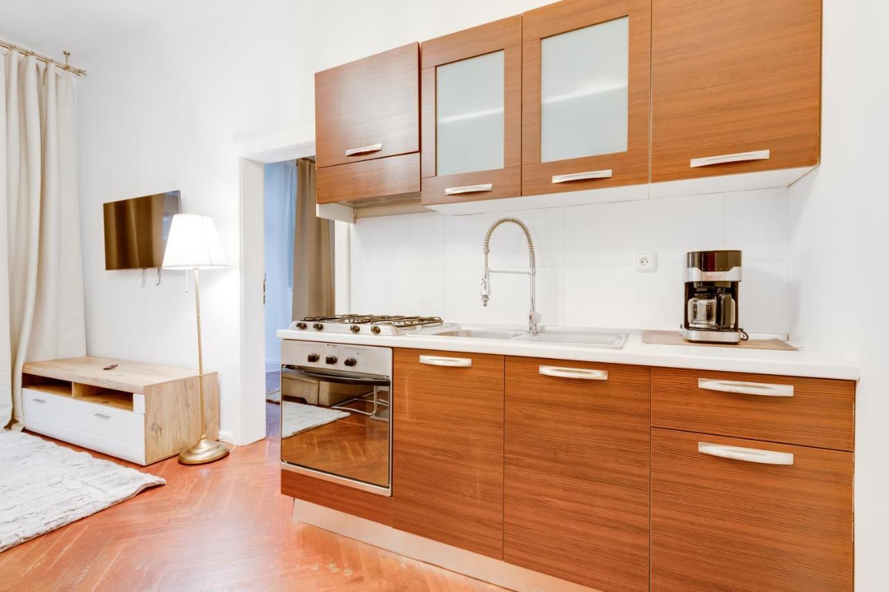 Luxury Riverside Apartments In The Center Of Praga Esterno foto