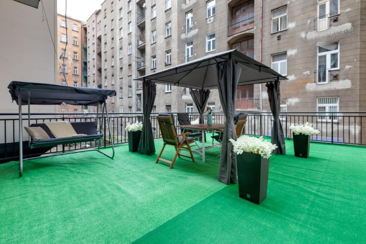 Luxury Riverside Apartments In The Center Of Praga Esterno foto