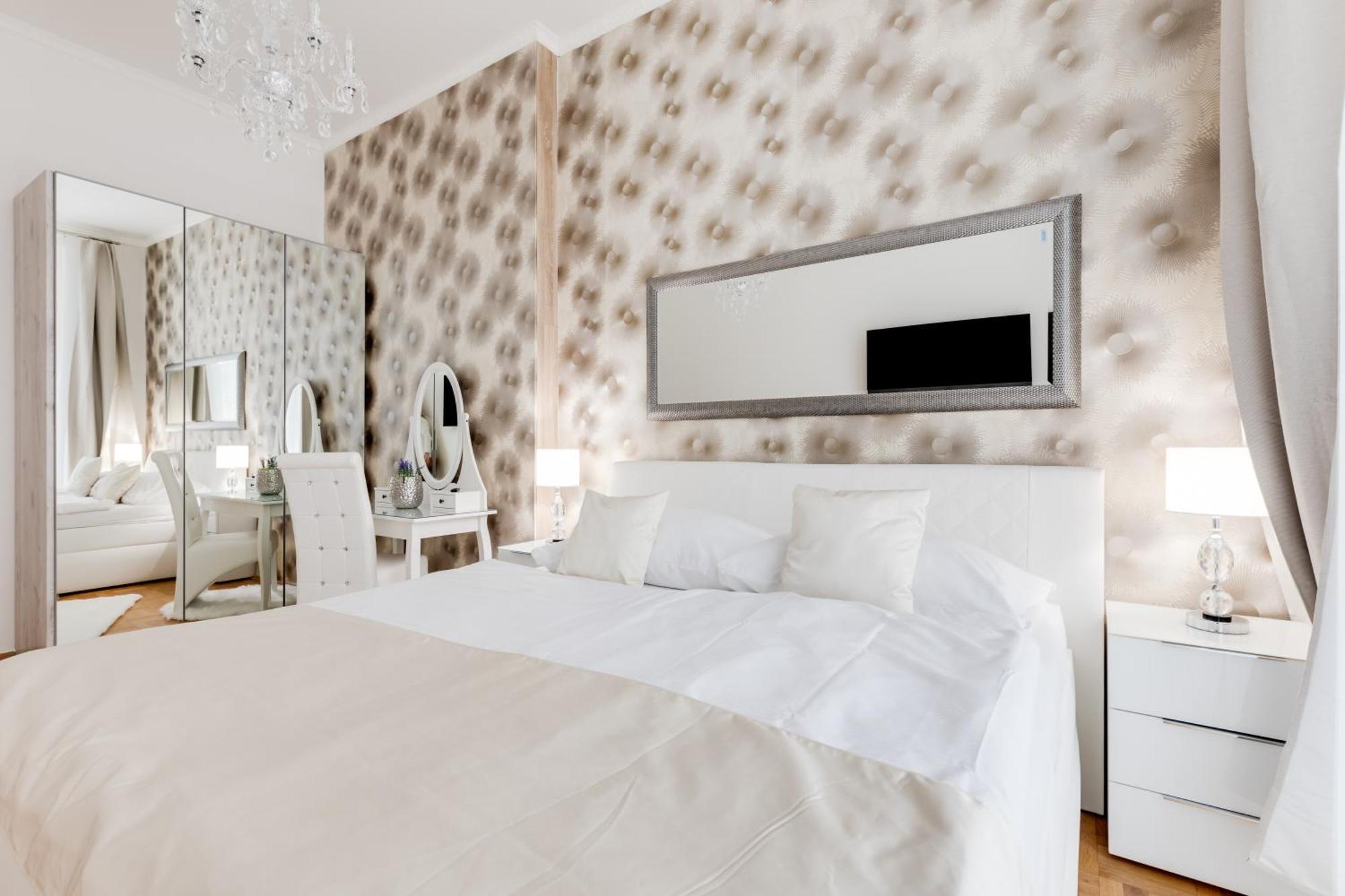 Luxury Riverside Apartments In The Center Of Praga Esterno foto