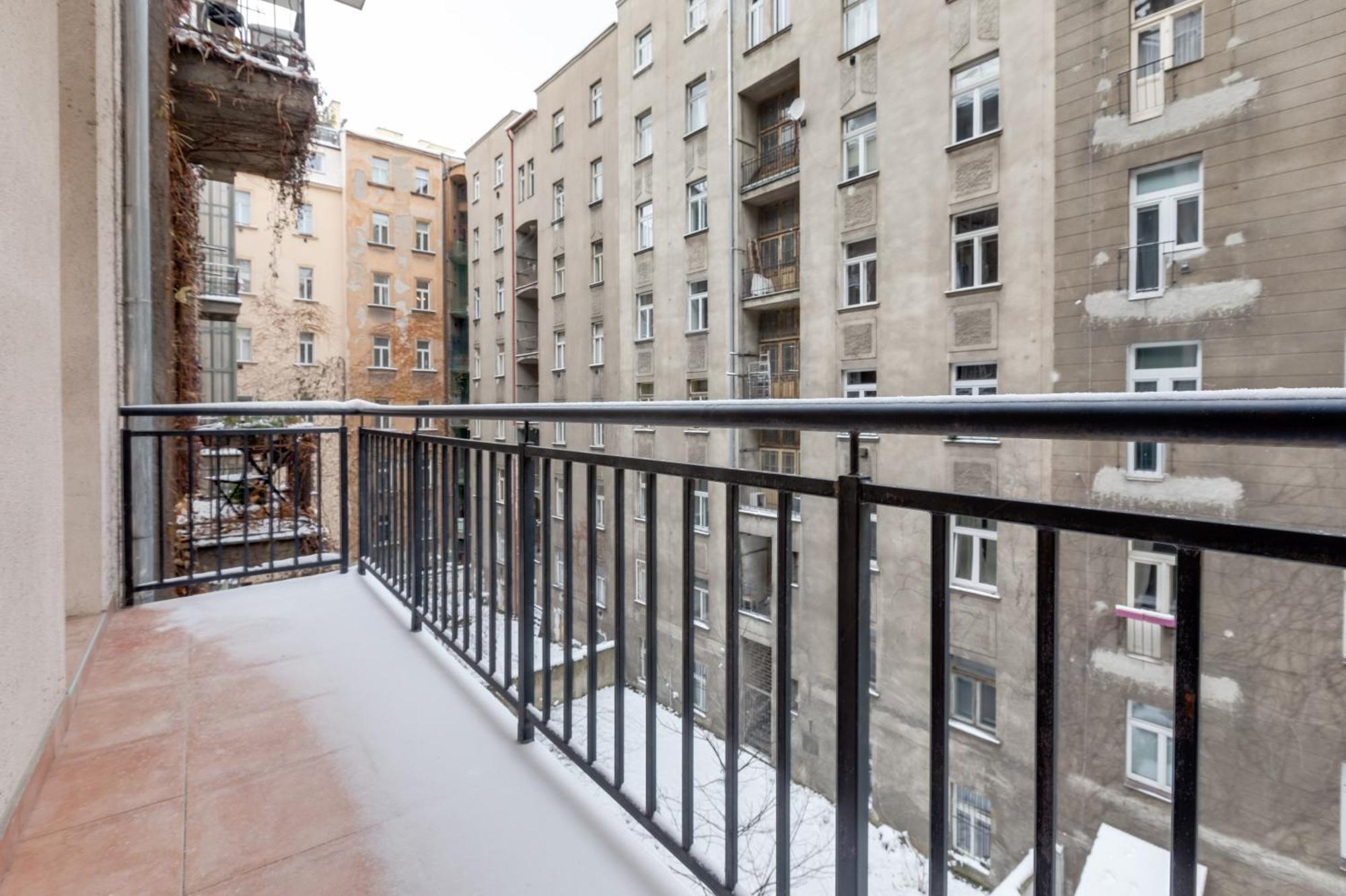 Luxury Riverside Apartments In The Center Of Praga Esterno foto